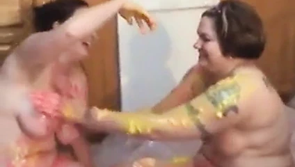 2 bbw ile vücut boyama