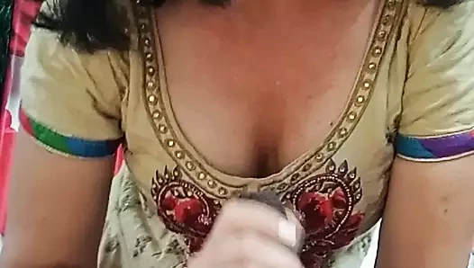 Sert büyük zenci yarağını gördükten sonra sikilmek için sabırsızlanıyor