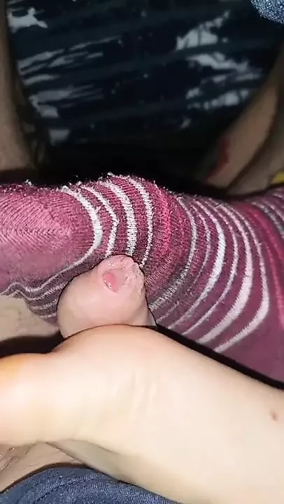 2 haftalık yıpranmış kokan çoraplar ayakla mastürbasyon
