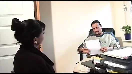 Asyalı kız 69 pozisyonunda amcık yalıyor