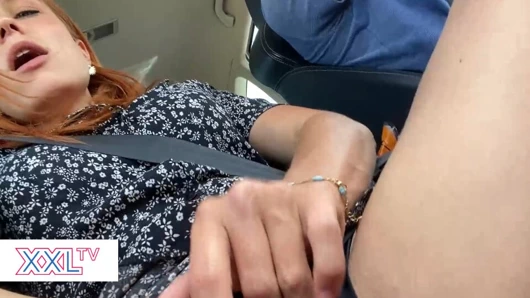 Clemence Audiard arabada mastürbasyon yapıyor