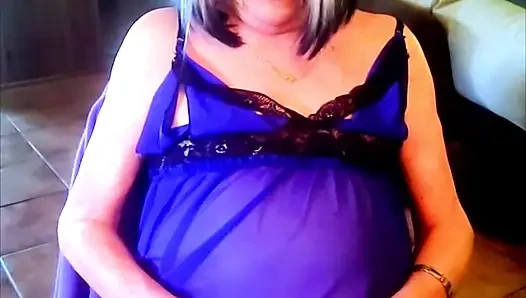 Diana sikini gösteriyor