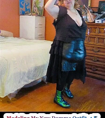 Yeni domme kıyafetimi modelliyorum 4 U fotoğraflardan sessiz video