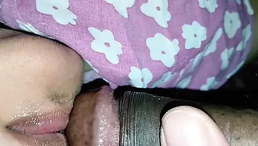 Hintli kız evlenmeden önce sevgilisi tarafından sikiliyor