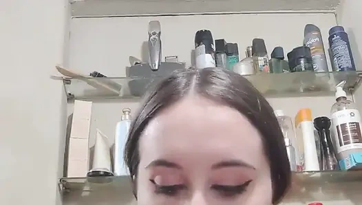 Soyunuyor, ayakkabılarımı çıkarıyor, makyajımı çıkarıyor, yatacak her şey. Sweet Dreams My Loves