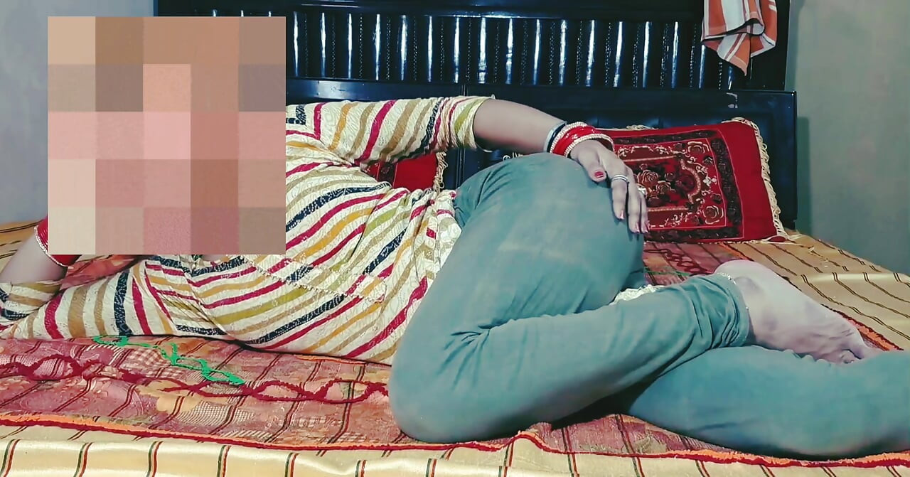 Apni biwi ko chod diya garam kar ke