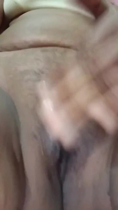 Bekar kız amını ve zevkini parmaklıyor | Klip 2