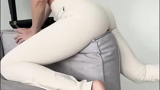 Seksi ateşli götlü yoga uzun bacaklar