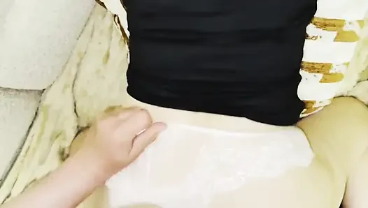 Beyaz dantelli külotlu üvey annem onları çıkarmadan. Arkaya boşal.