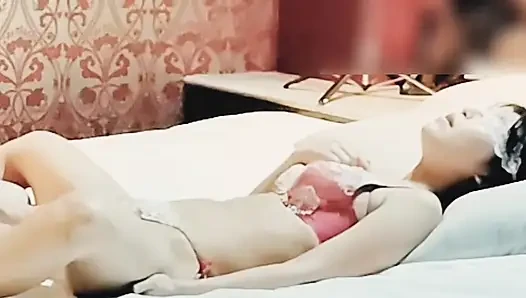 Kırmızı iç çamaşırlı büyük memeli vibratörle boşalıyor ve parmaklıyor. Ev yapımı amatör kişisel fotoğrafçılık kawasaki jk