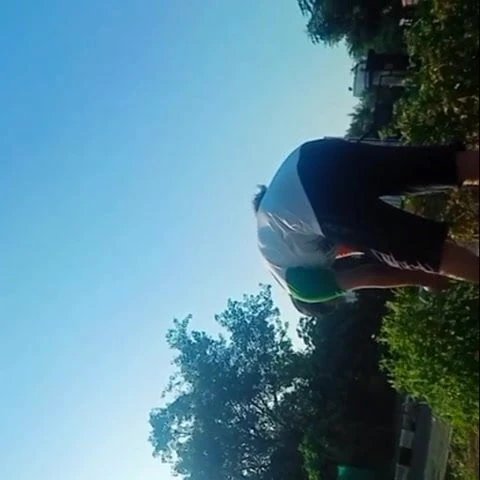 Roj mujhe gand dikha ke jati hai ye ladki