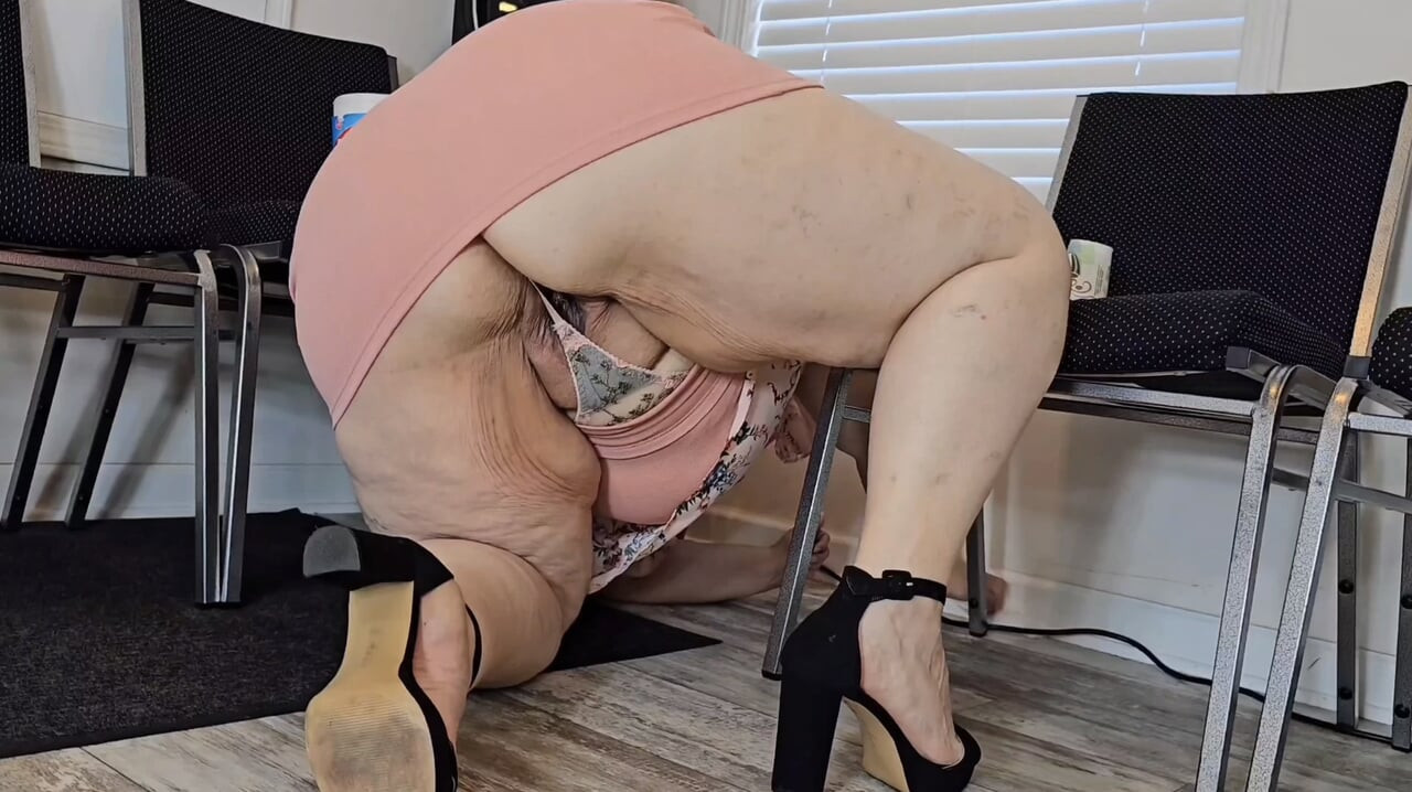 Boruyu tamir ederken yanlışlıkla tesisatçıya işiyorum - jamdown26 - iri güzel kadın ssbbw kalın götlü pawg orta yaşlı seksi kadın, büyük göt, büyük göt, şişman göt
