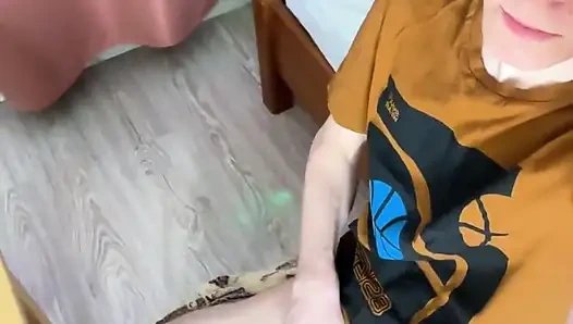 Genç öğrenci evde canavar ereksiyon ve bolca spermle yalnız