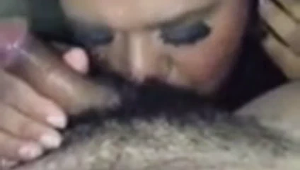 una mamadita de mi amiga putita