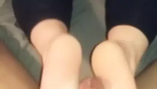 Arkadaşla Solejob (tam footjob video)