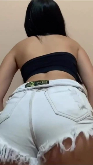 Yasminn.mtfe dans eden funk