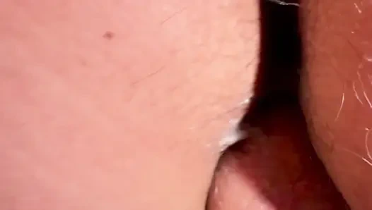 Sikişirken göt deliğine parmak sokuyor