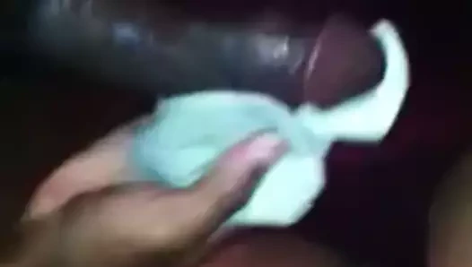 Ciarra kraliçe pernell tarafından becerdin alır