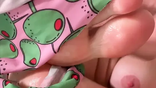 Kalın ve zor bir şeyi çok özlüyorum. Yardım et.