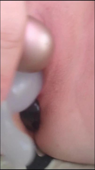 Kocam çok uzun sürüyor ve tatmin edicimle yapmak zorundayım