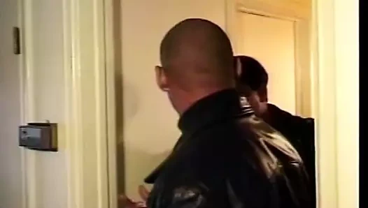 Şanslı siyah iri parça gets için sikme üç aç babes üzerinde the zemin