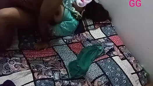 Büyük memeli desi yenge götünü ve amını debor -girlgroup tarafından sikiyor