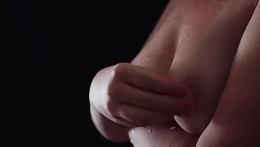 Meme uçlarımda ve klitoriste akan buzun fotoğrafçılığı