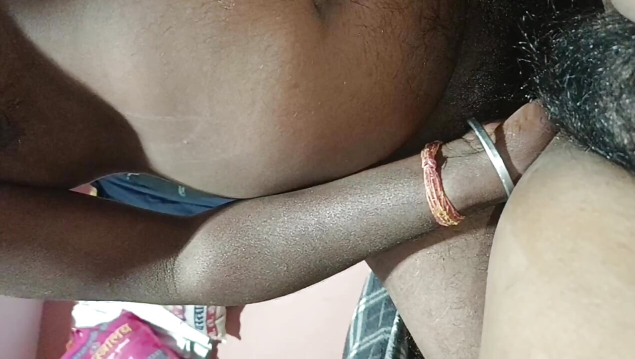 Raksha Bandhan'dan önce karısının götünü sikiyor