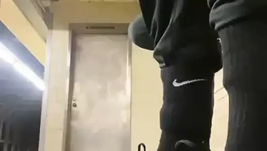 2 İngiliz bangers chavs becerdin içinde bir tren istasyonu