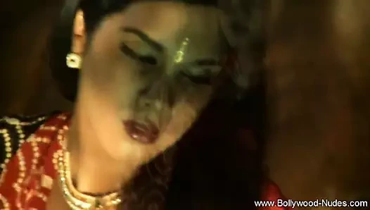 bollywood'dan seksi dansçı