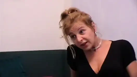 Yüksek topuklu ayakkabılar ve ayaklara tapma