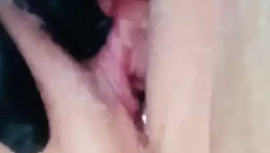 Lateks eldiven ile sulu am parmak kendini ile Milf