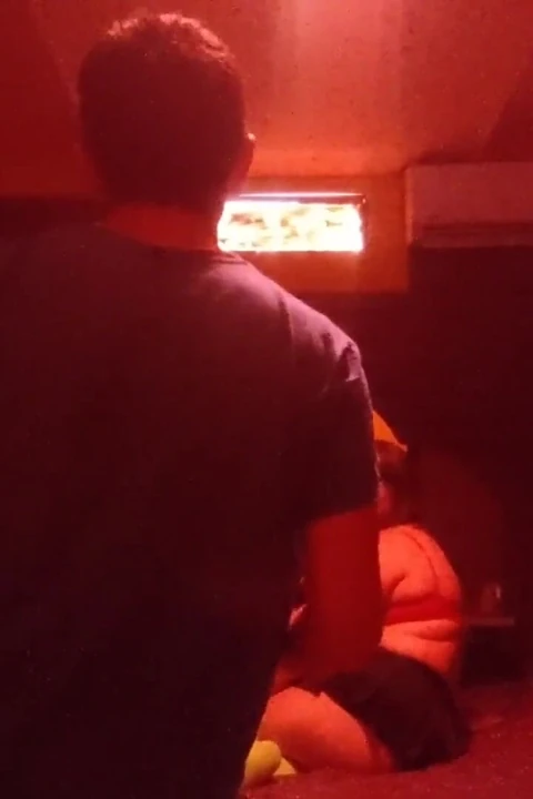 Bir motelde amını ve götünü emiyor
