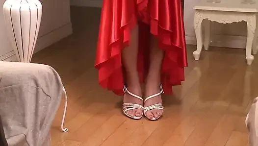 Sarışın Asyalı bebek için ateşli sikiş sonrası göğüslere boşalma