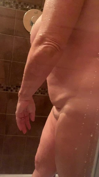 Çok büyük duş göğüsleri