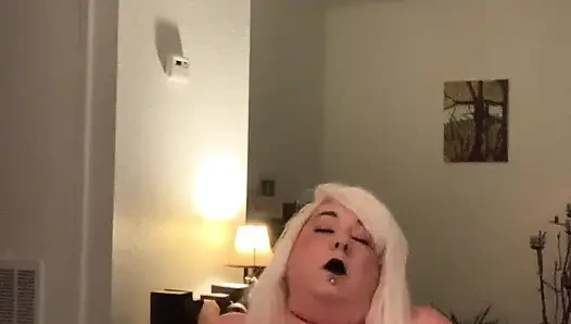 Güzel sigara içen üvey anne