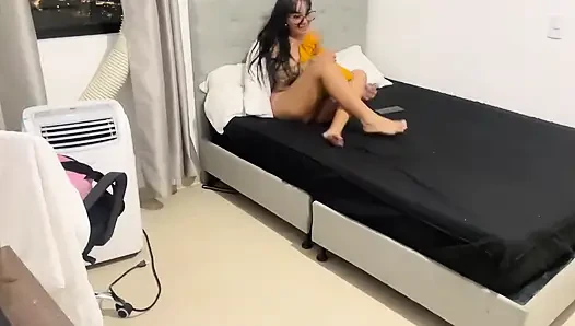 Eski Sevgilim Tarafından Mastürbasyon Yaparken Yakalandım Ve Sonunda Beni Seviştirip Popoma Boşaldı