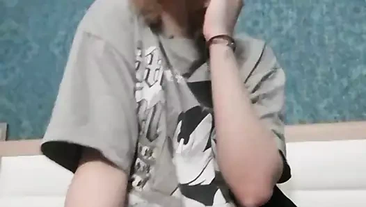 Evde nazik güzel striptiz ve seksi bacaklarımı gösteren yakın çekim