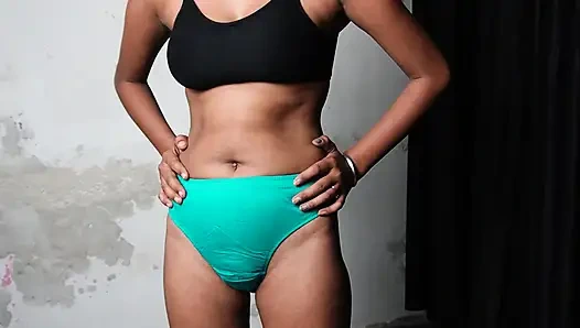 Desi güzel bir ev hanımı iki adamla sikişiyor, emiyor