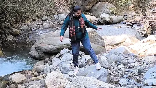 Şelalede ormanda sikiş