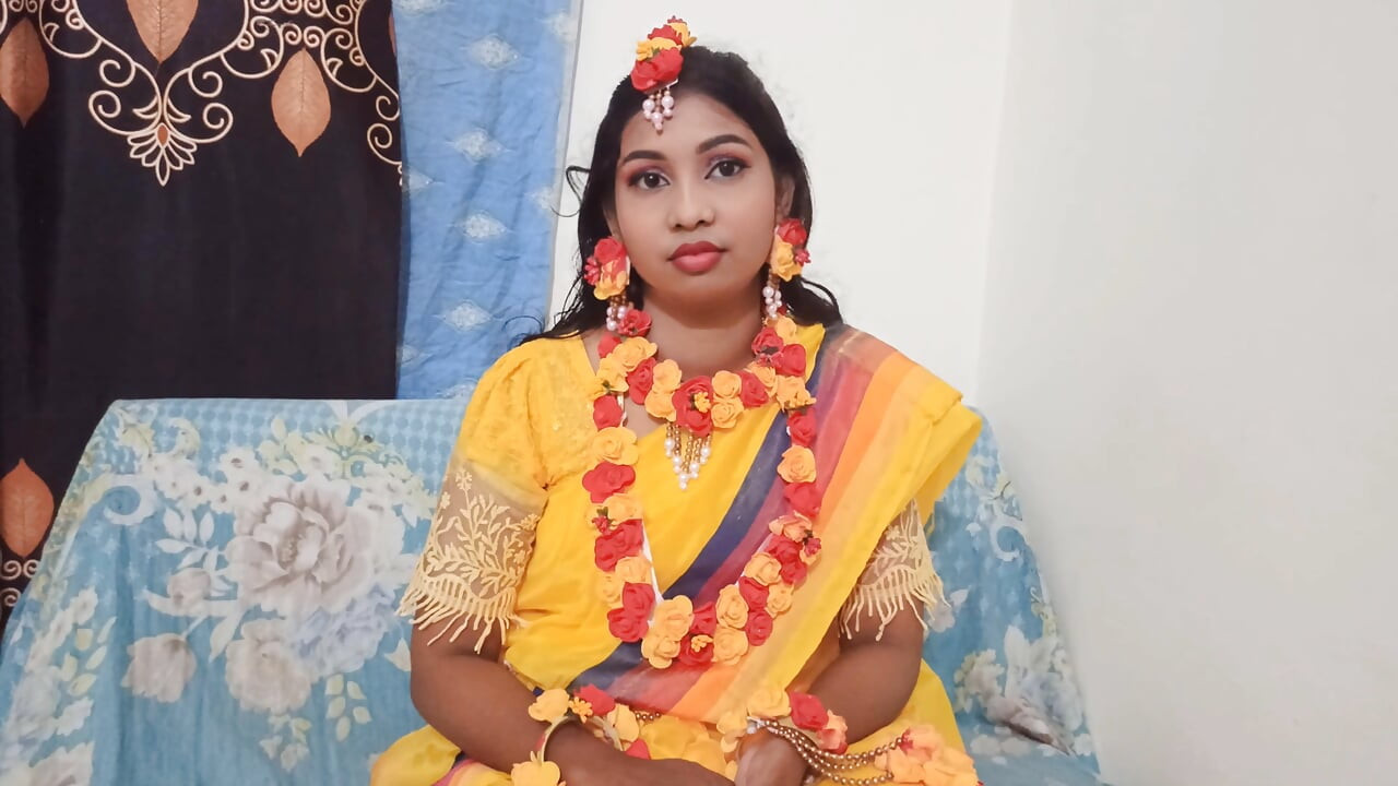 YENI EVLI DESI ÇIFTIN ILK GECE SEKSI BENGALLI KÖTÜ SES CINSEL VIDEOMUN TADıNı ÇıKARıYOR