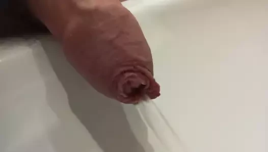 umumi tuvalet lavabosunda işemek