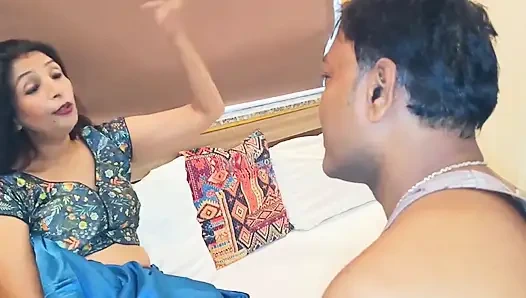 Hintli ateşli orta yaşlı seksi kadın sert seks