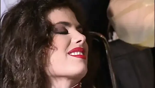 Beş büyük memeli azgın birbirleriyle seks yapmakla tatmin oldu