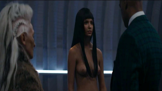 Matilda anna ingrid lutz gösterdi ona çıplak vücut