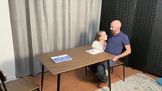 Saturn Hime notunu yükseltmek için üniversite profesörünü sikiyor