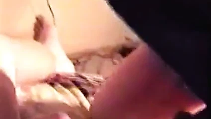 Esmer lisa oral seks ve boşalmak içinde ağız