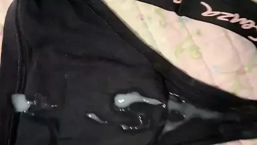 Benim olarak işaretlenmiş çentikli külot