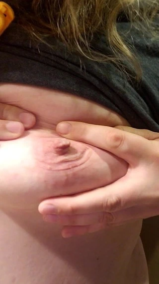 meme ucu sert kenetlenmiş