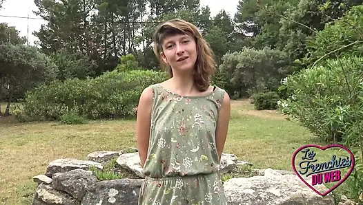 Melany büyük yaraklı bir adam tarafından sikiliyor